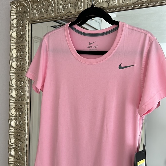 Nike Top - Picture 2 of 5